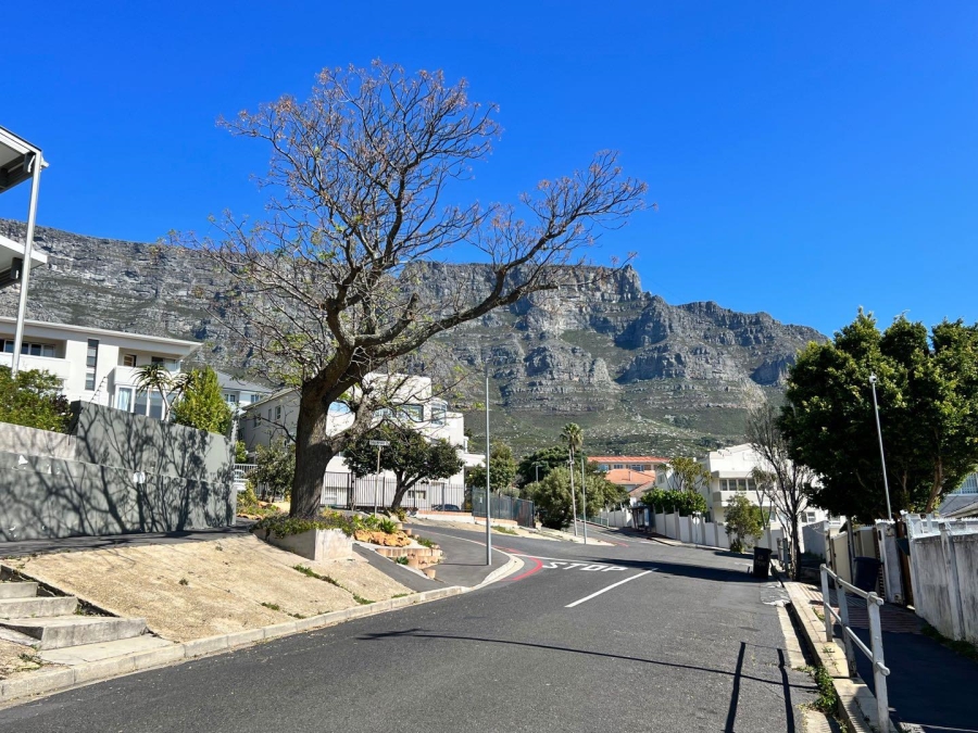 2 Bedroom Property for Sale in Vredehoek Western Cape